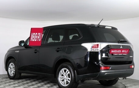 Mitsubishi Outlander III рестайлинг 3, 2014 год, 1 699 000 рублей, 7 фотография