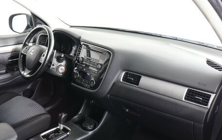 Mitsubishi Outlander III рестайлинг 3, 2014 год, 1 699 000 рублей, 10 фотография