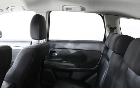 Mitsubishi Outlander III рестайлинг 3, 2014 год, 1 699 000 рублей, 12 фотография