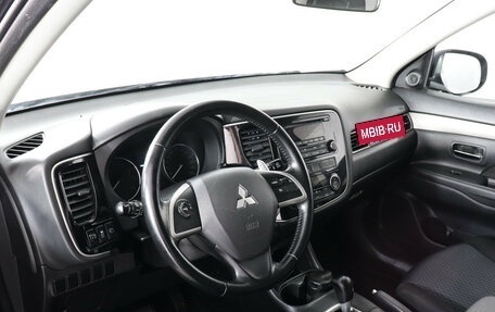 Mitsubishi Outlander III рестайлинг 3, 2014 год, 1 699 000 рублей, 9 фотография