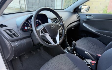Hyundai Solaris II рестайлинг, 2014 год, 1 295 000 рублей, 27 фотография