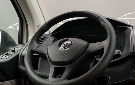 Volkswagen Caravelle T6 рестайлинг, 2019 год, 3 535 900 рублей, 19 фотография