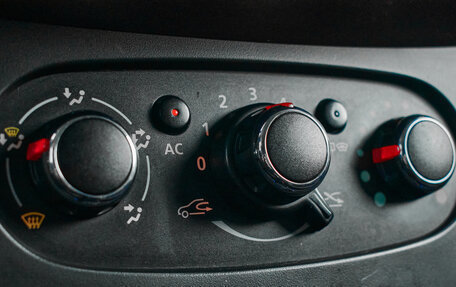 Renault Logan II, 2014 год, 595 000 рублей, 15 фотография