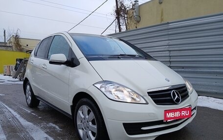 Mercedes-Benz A-Класс, 2012 год, 750 000 рублей, 5 фотография