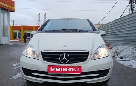 Mercedes-Benz A-Класс, 2012 год, 750 000 рублей, 6 фотография