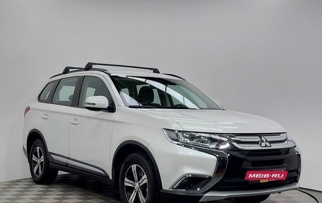 Mitsubishi Outlander III рестайлинг 3, 2018 год, 2 199 000 рублей, 3 фотография