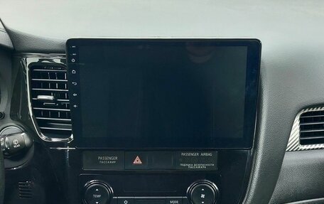 Mitsubishi Outlander III рестайлинг 3, 2018 год, 2 199 000 рублей, 17 фотография