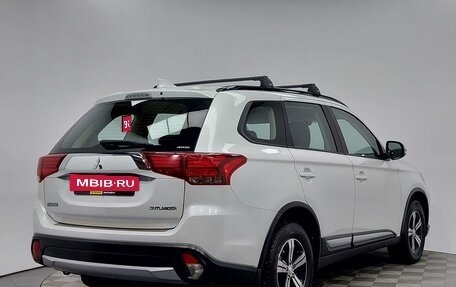 Mitsubishi Outlander III рестайлинг 3, 2018 год, 2 199 000 рублей, 5 фотография