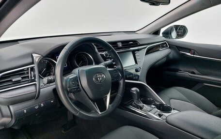 Toyota Camry, 2020 год, 2 999 000 рублей, 10 фотография