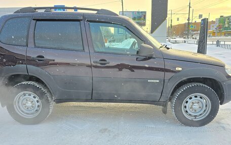 Chevrolet Niva I рестайлинг, 2018 год, 670 000 рублей, 5 фотография