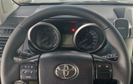 Toyota Land Cruiser Prado 150 рестайлинг 2, 2015 год, 3 200 000 рублей, 9 фотография