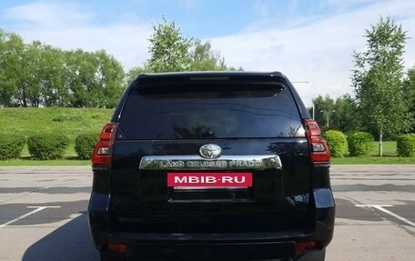 Toyota Land Cruiser Prado 150 рестайлинг 2, 2015 год, 3 200 000 рублей, 5 фотография