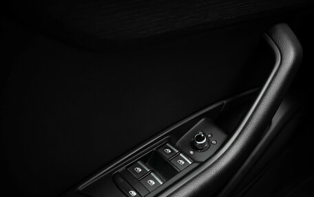 Audi A4, 2019 год, 2 195 000 рублей, 15 фотография