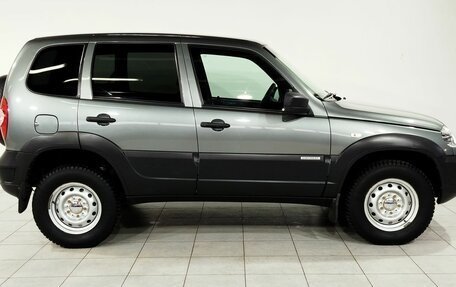 Chevrolet Niva I рестайлинг, 2018 год, 920 000 рублей, 4 фотография