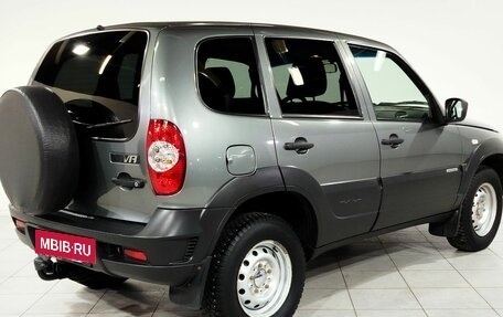 Chevrolet Niva I рестайлинг, 2018 год, 920 000 рублей, 5 фотография