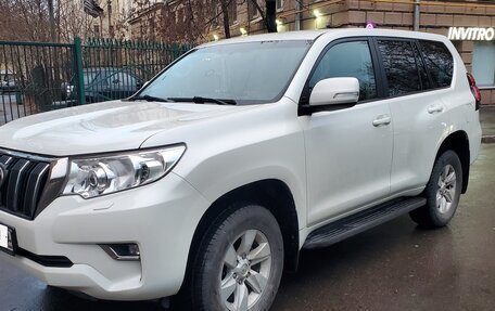 Toyota Land Cruiser Prado 150 рестайлинг 2, 2018 год, 4 300 000 рублей, 1 фотография