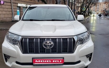 Toyota Land Cruiser Prado 150 рестайлинг 2, 2018 год, 4 300 000 рублей, 4 фотография