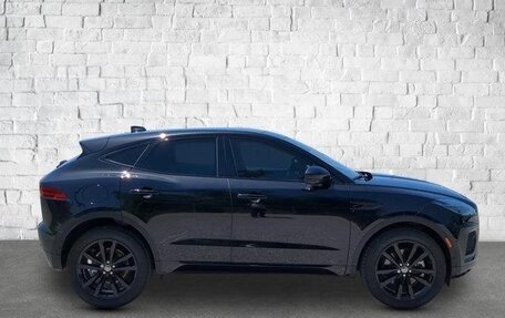 Jaguar E-Pace, 2024 год, 5 853 000 рублей, 7 фотография