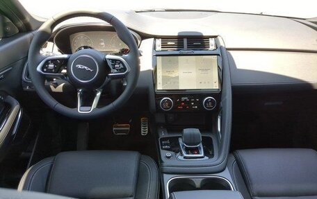 Jaguar E-Pace, 2024 год, 5 853 000 рублей, 13 фотография