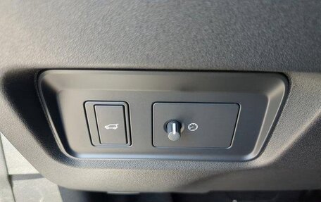 Jaguar E-Pace, 2024 год, 5 853 000 рублей, 25 фотография