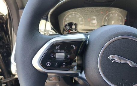 Jaguar E-Pace, 2024 год, 5 853 000 рублей, 26 фотография