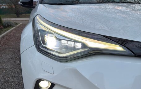 Toyota C-HR I рестайлинг, 2021 год, 2 850 000 рублей, 2 фотография