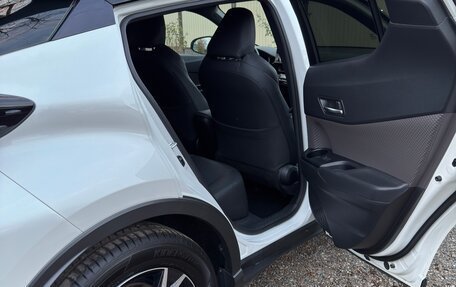 Toyota C-HR I рестайлинг, 2021 год, 2 850 000 рублей, 14 фотография