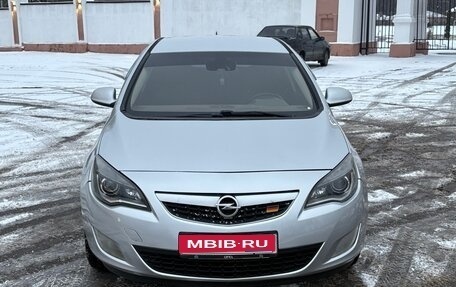 Opel Astra J, 2010 год, 790 000 рублей, 1 фотография