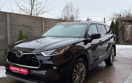 Toyota Highlander, 2025 год, 6 130 000 рублей, 2 фотография
