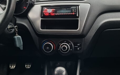 KIA Rio III рестайлинг, 2013 год, 850 000 рублей, 11 фотография