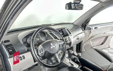 Mitsubishi Pajero Sport II рестайлинг, 2013 год, 1 735 000 рублей, 13 фотография