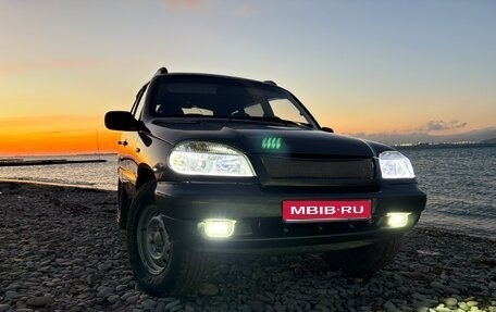 Chevrolet Niva I рестайлинг, 2005 год, 420 000 рублей, 1 фотография