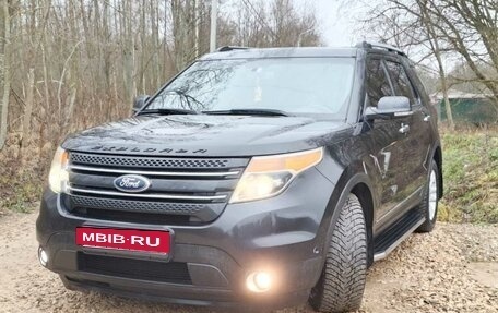 Ford Explorer VI, 2013 год, 1 670 000 рублей, 2 фотография