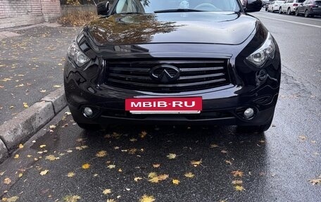 Infiniti QX70, 2014 год, 2 700 000 рублей, 2 фотография