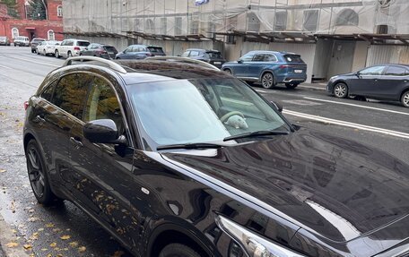 Infiniti QX70, 2014 год, 2 700 000 рублей, 10 фотография