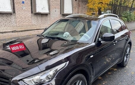 Infiniti QX70, 2014 год, 2 700 000 рублей, 9 фотография