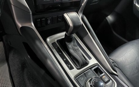 Mitsubishi Pajero Sport III рестайлинг, 2018 год, 2 800 000 рублей, 10 фотография