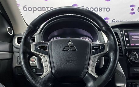 Mitsubishi Pajero Sport III рестайлинг, 2018 год, 2 800 000 рублей, 8 фотография