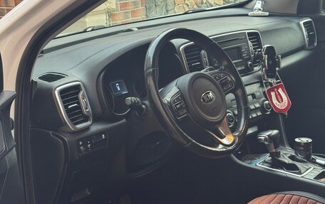 KIA Sportage IV рестайлинг, 2018 год, 1 900 000 рублей, 8 фотография