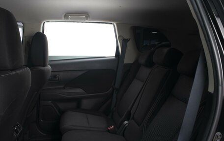 Mitsubishi Outlander III рестайлинг 3, 2021 год, 2 480 000 рублей, 9 фотография