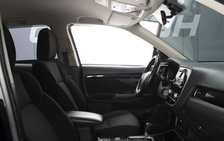 Mitsubishi Outlander III рестайлинг 3, 2021 год, 2 480 000 рублей, 7 фотография