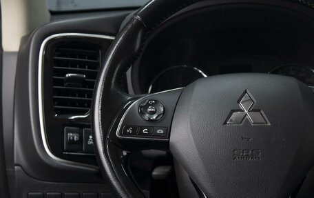 Mitsubishi Outlander III рестайлинг 3, 2021 год, 2 480 000 рублей, 12 фотография