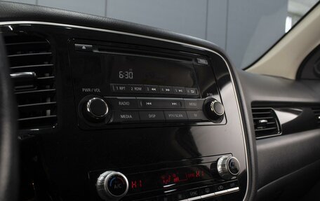 Mitsubishi Outlander III рестайлинг 3, 2021 год, 2 480 000 рублей, 17 фотография