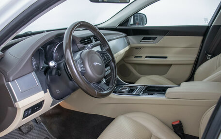 Jaguar XF II, 2016 год, 2 410 000 рублей, 10 фотография