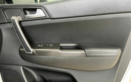 KIA Sportage IV рестайлинг, 2017 год, 2 000 000 рублей, 24 фотография