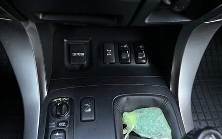 Toyota Land Cruiser Prado 120 рестайлинг, 2006 год, 4 450 000 рублей, 23 фотография