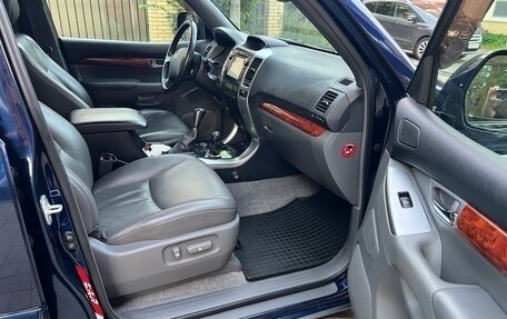 Toyota Land Cruiser Prado 120 рестайлинг, 2006 год, 4 450 000 рублей, 16 фотография