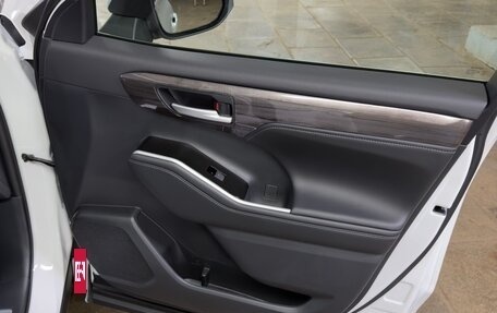 Toyota Highlander, 2025 год, 5 470 000 рублей, 6 фотография