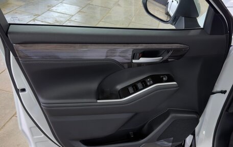 Toyota Highlander, 2025 год, 5 470 000 рублей, 32 фотография