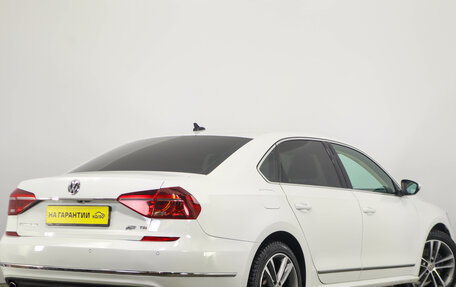 Volkswagen Passat B8 рестайлинг, 2016 год, 1 779 000 рублей, 5 фотография